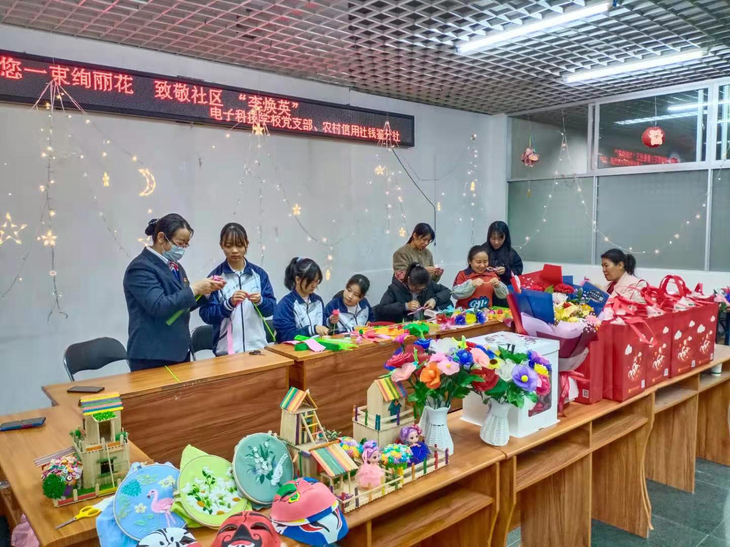 三八婦女節(jié)，將最美的鮮花送給“媽媽”！